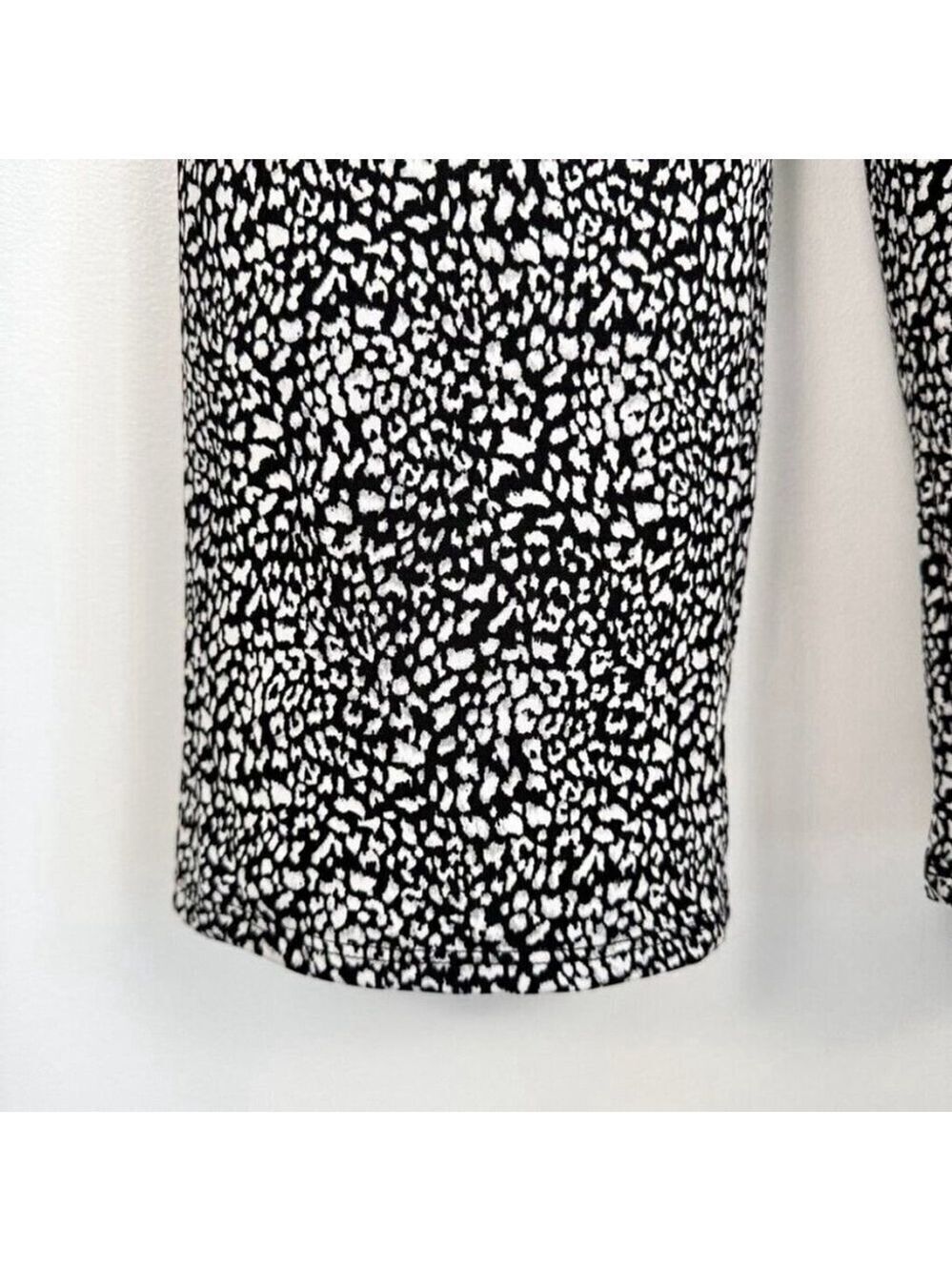 Retrology Wide Leg Cropped Pants Women's Sz Small Black White Leopard Print - Picture 4 of 12